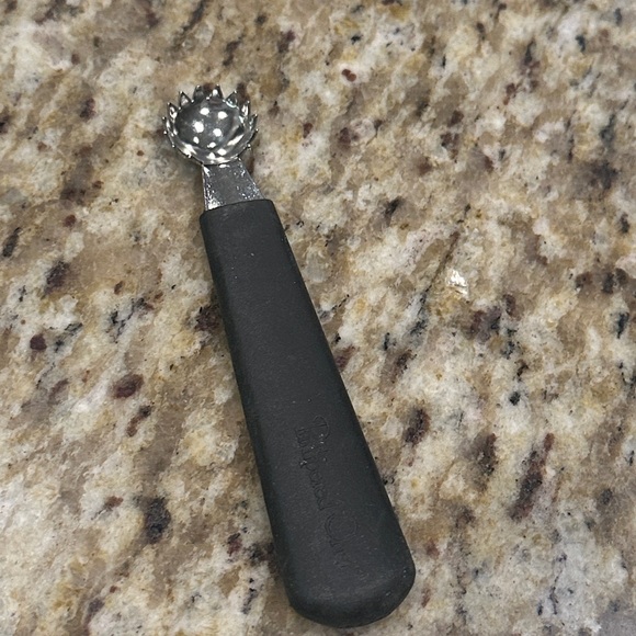 Pampered Chef Slice N Serve and Melon Baller - Picture 2 of 4